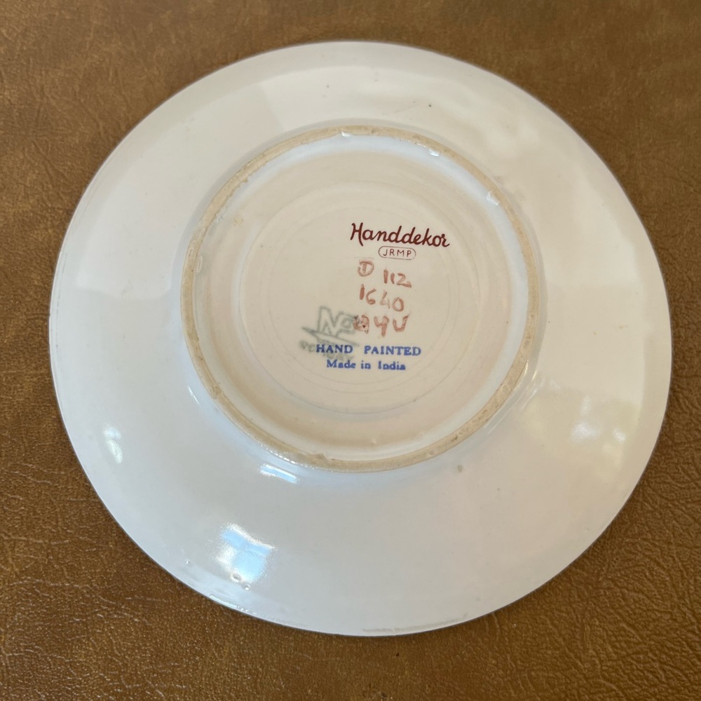 Set of Four Saucers or Trinket Dishes Handpainted - Picture 7 of 10